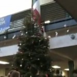 Las crónicas de Morbo: Derribando un árbol de Navidad