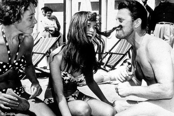 Brigitte Bardot Kirk Douglas Cannes 1953