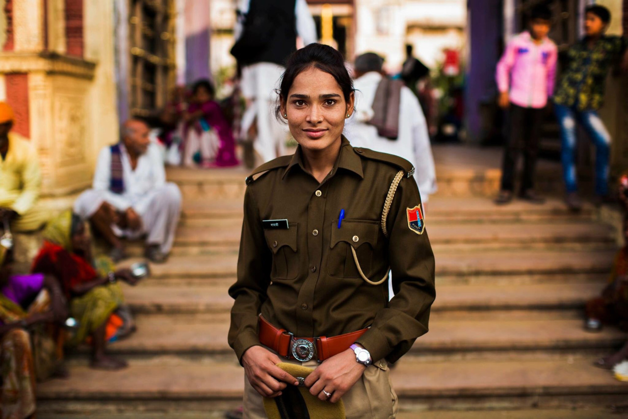 Mihaela Noroc mujer policia Pushkar India