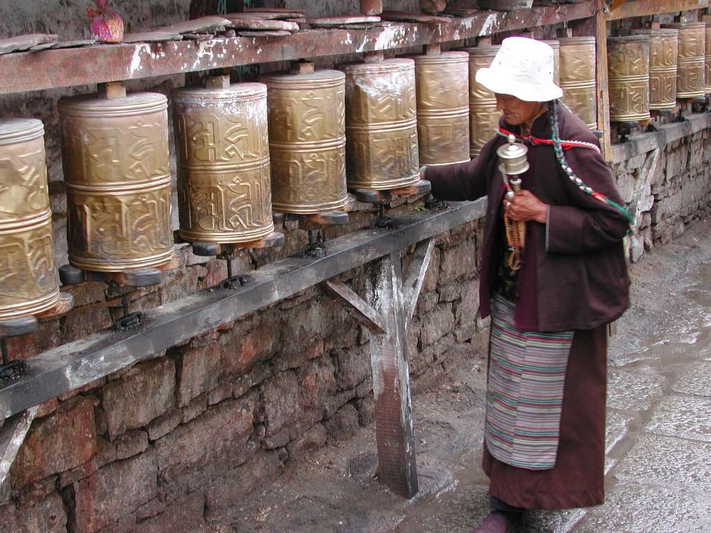 02_wall_with_prayer_wheels2