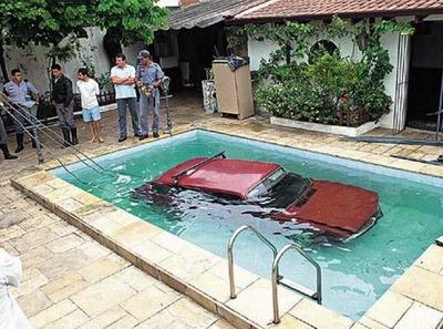 conducir accidentes piscina