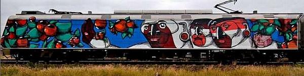tren graffiti spray 5