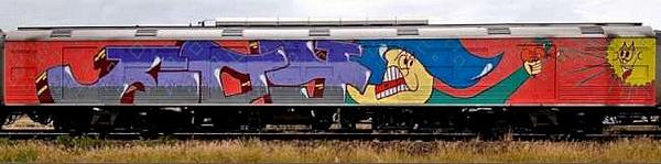 tren graffiti spray 6