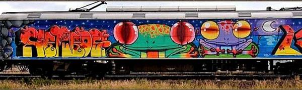 tren graffiti spray 8
