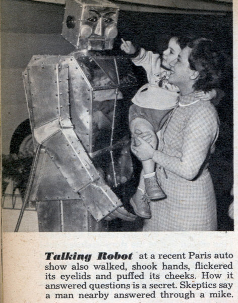 robot parlante antiguo habla