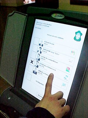 voto-electronico-pantalla-tactil