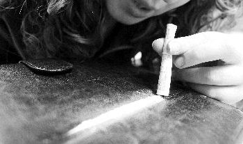 coca-cocaina-esnifar-esnifando