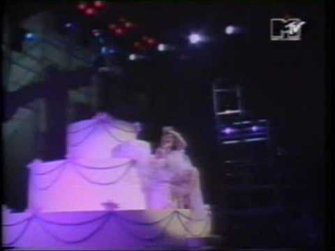 madonna-mtv-awards-1984