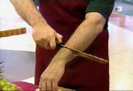 ¡Se me ha clavado un cuchillo! broma cuchillo clavado