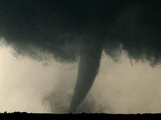 imagenes tornados huracanes