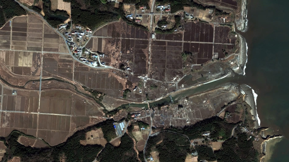 image-japan-satellite-tsunami-near-fukushima-after